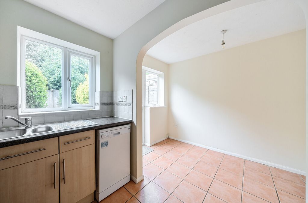 Property photo 3 of 24 1316340-13-685Aa7...