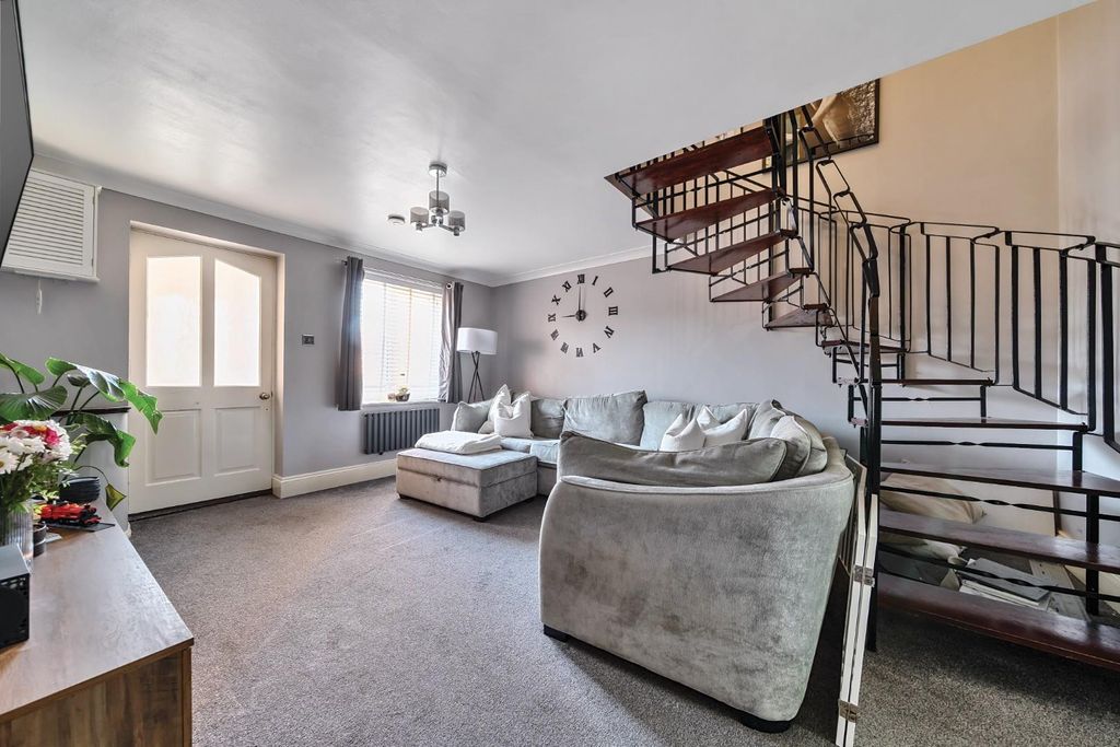 Property photo 2 of 14 5-681B1c9Bf2948-1286480-Arw-5-1.Jpg
