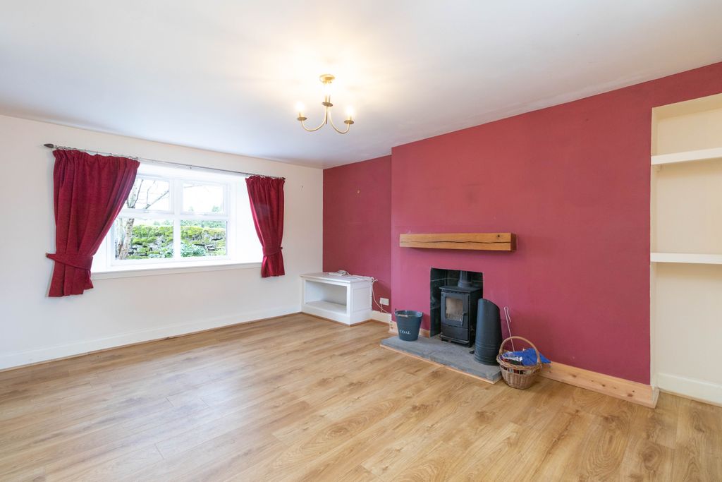 Property photo 3 of 24 Lounge