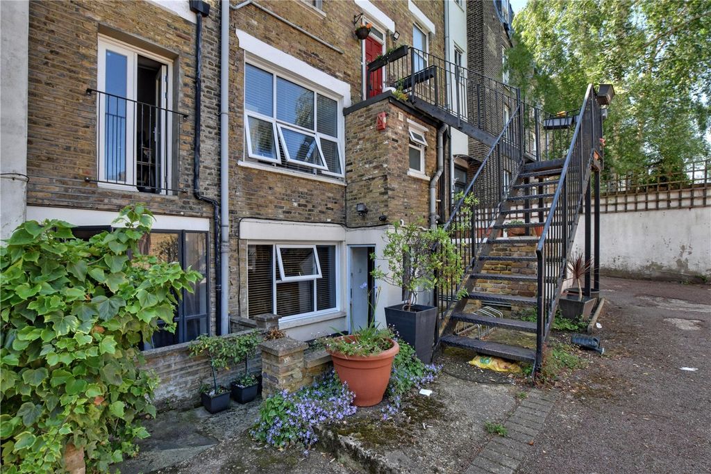 Property photo 3 of 19 Picture No. 17