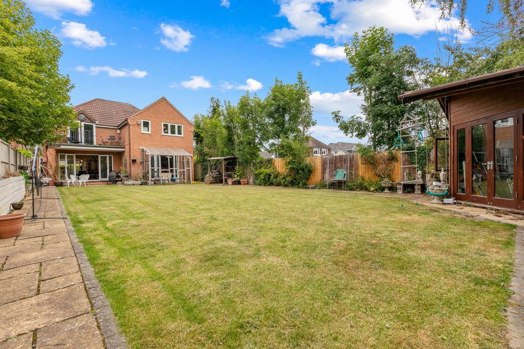 Property photo 2 of 34