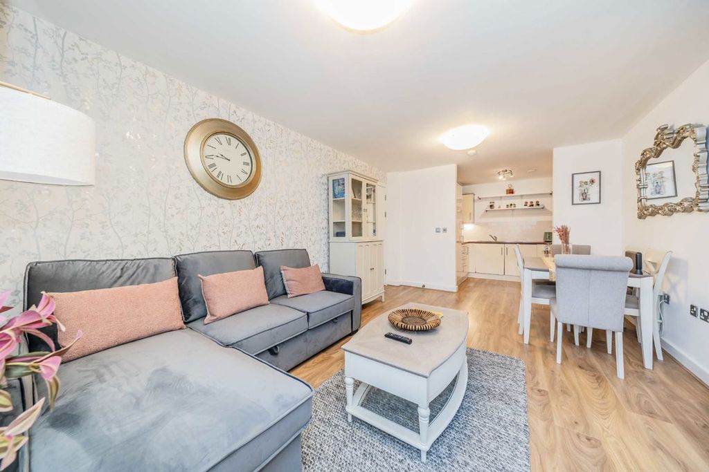 Property photo 2 of 8