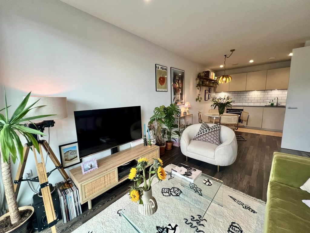 Property photo 2 of 19