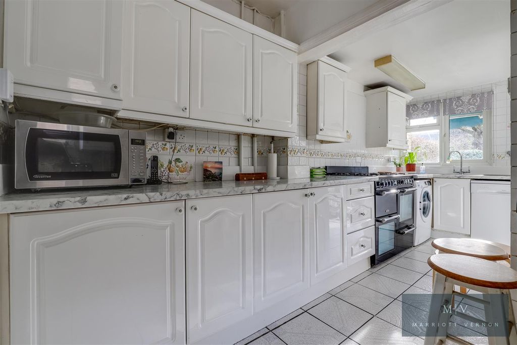 Property photo 3 of 15 Carew Road 11 MV-4.Jpg
