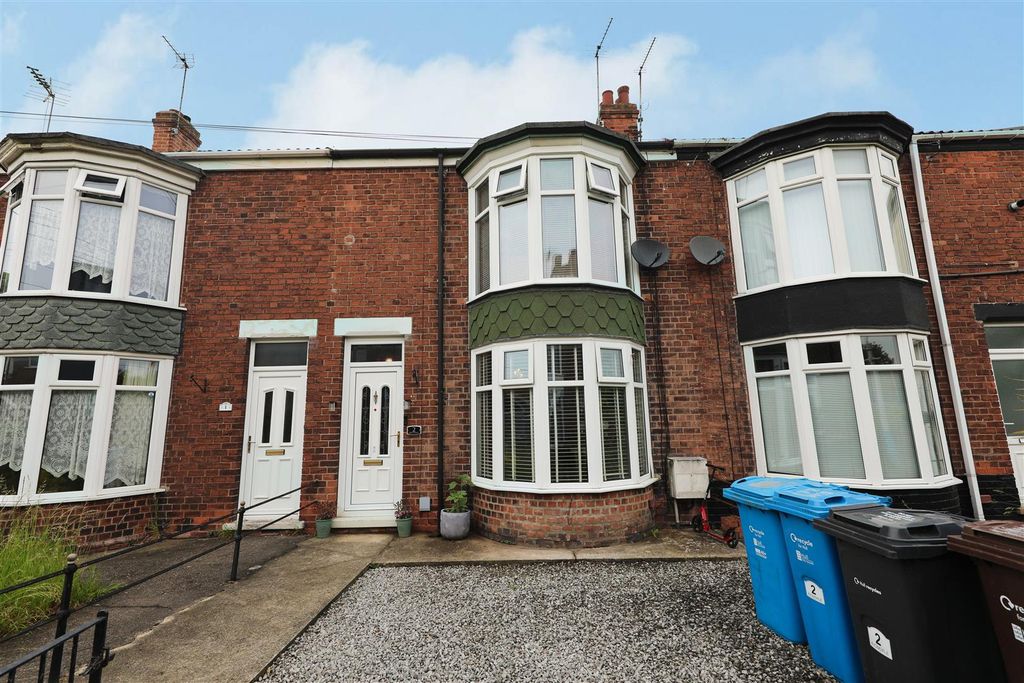 Property photo 1 of 17 Front