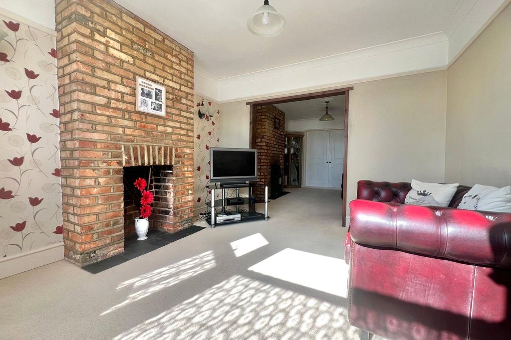 Property photo 3 of 19 Picture No. 05