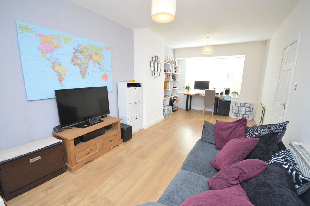 Property photo 2 of 22