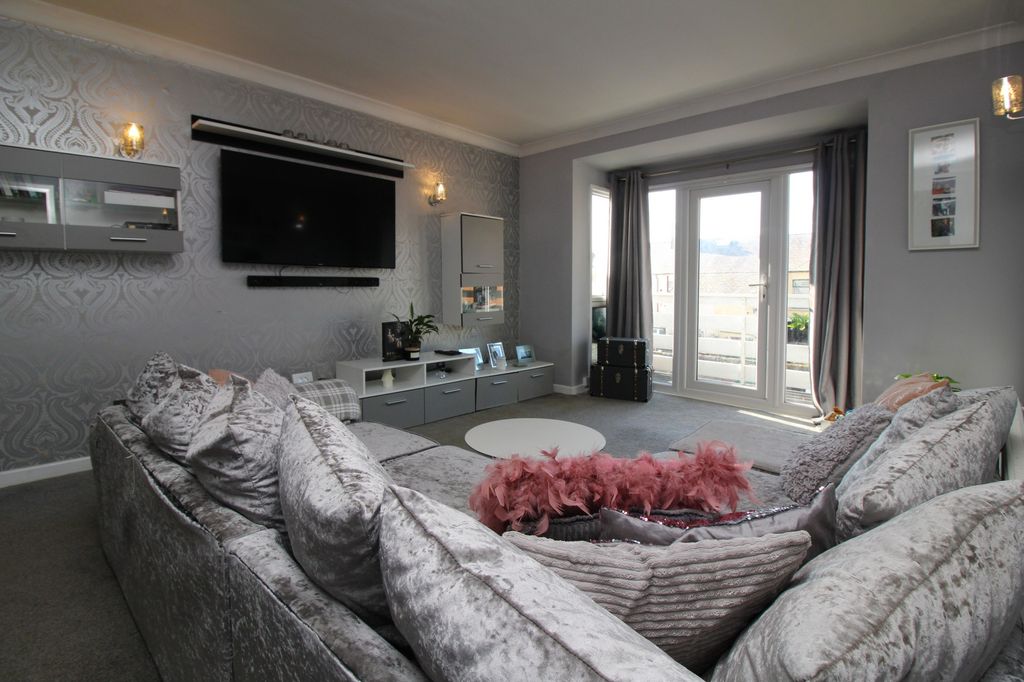 Additional image 4 of 2 bed flat for sale27 -28 Queens Terrace, Fleetwood FY7