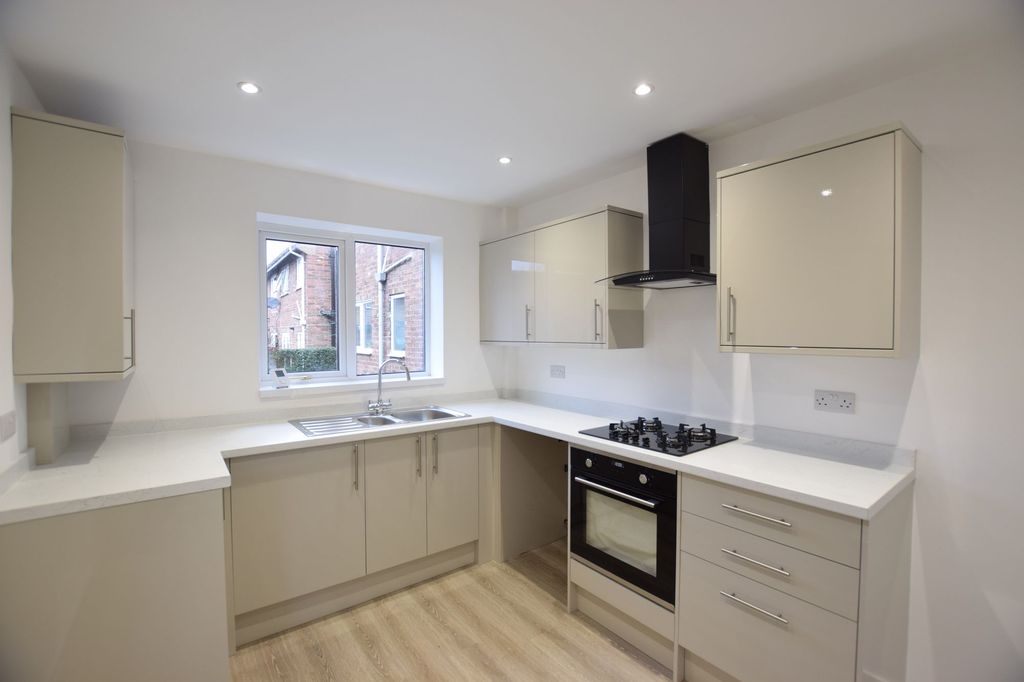 Property photo 1 of 10 Kitchen