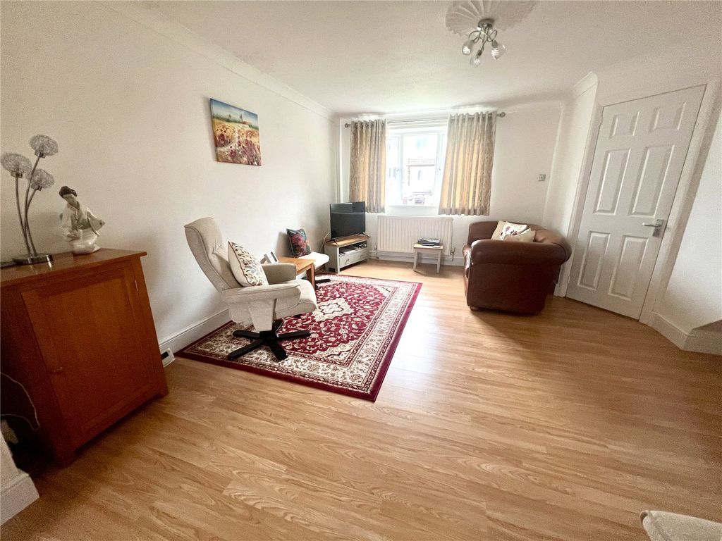 Property photo 2 of 16 Picture No. 02