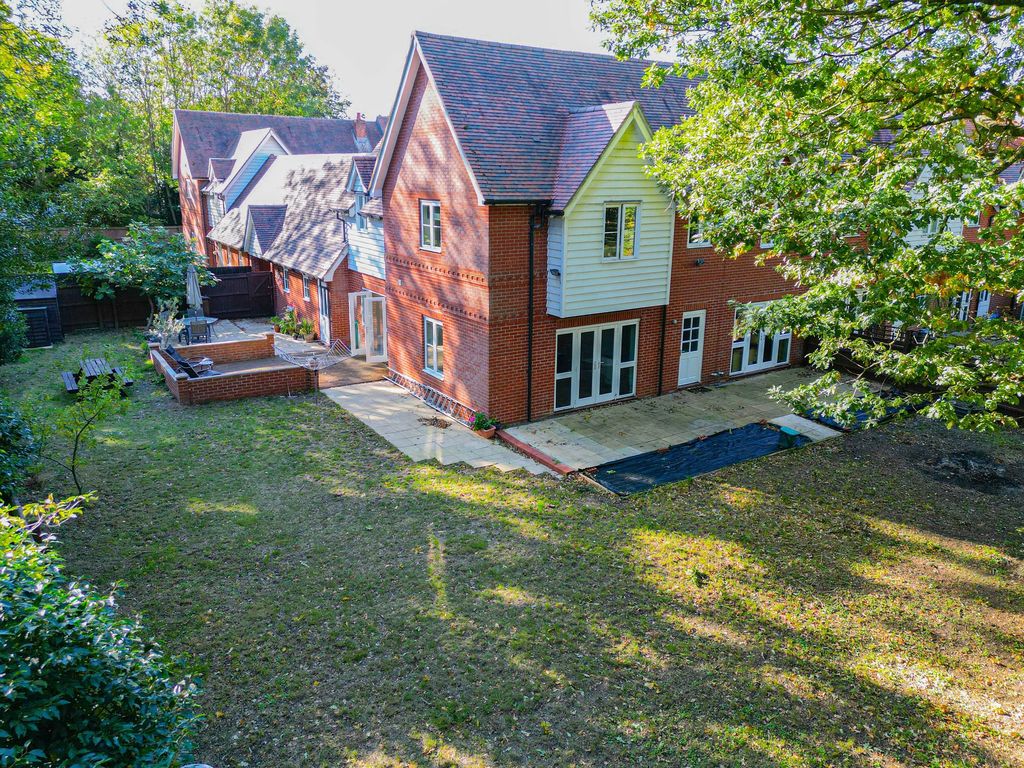 Property photo 2 of 35