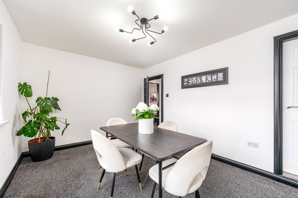 Property photo 3 of 35 18