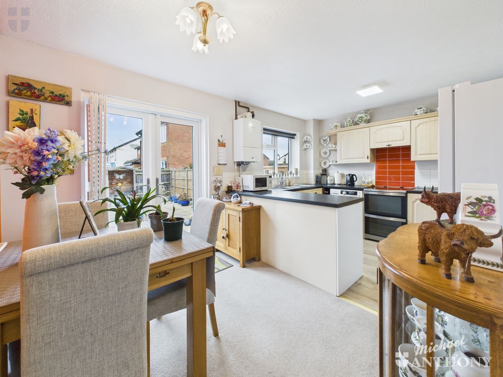 Property photo 2 of 13 Cam03852G0-Pr0540-Still006