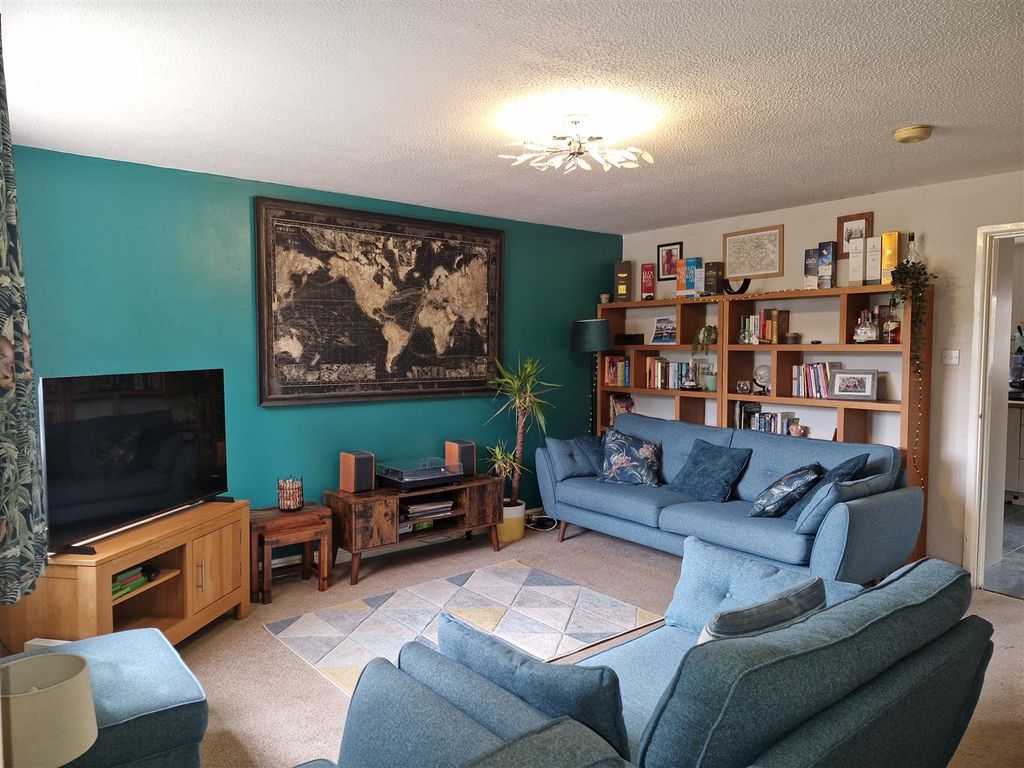 Property photo 2 of 9 Livingroom 1.Jpg