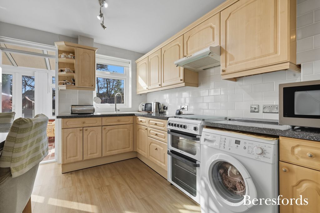 Property photo 3 of 16 Picture No. 18