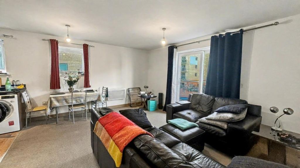 Property photo 3 of 12