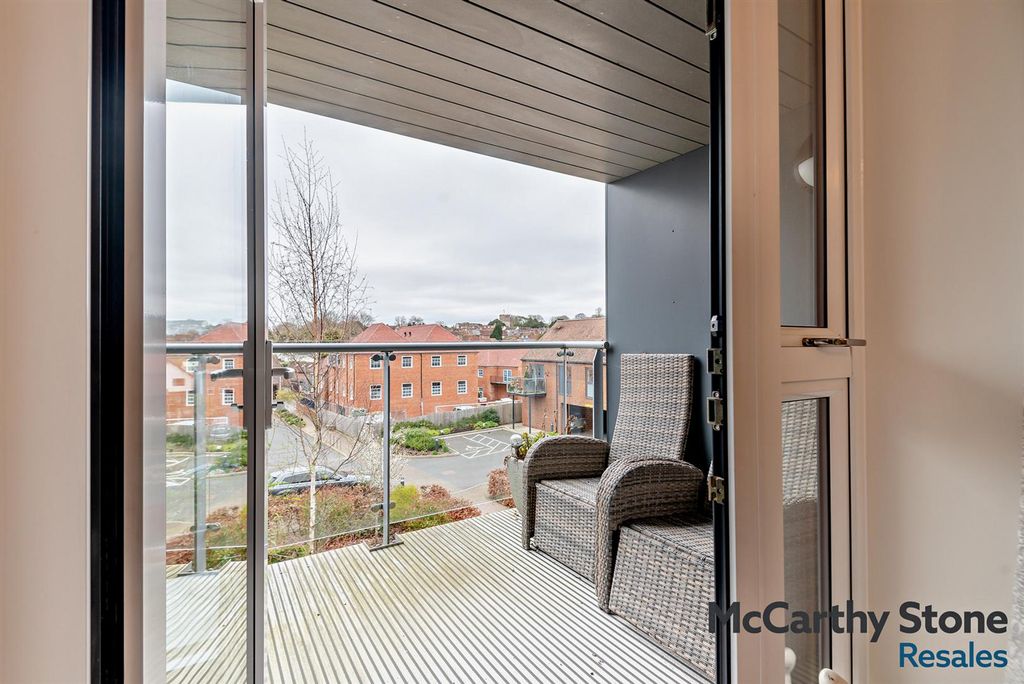 Property photo 3 of 26 8683149-Interior14-800.Jpg