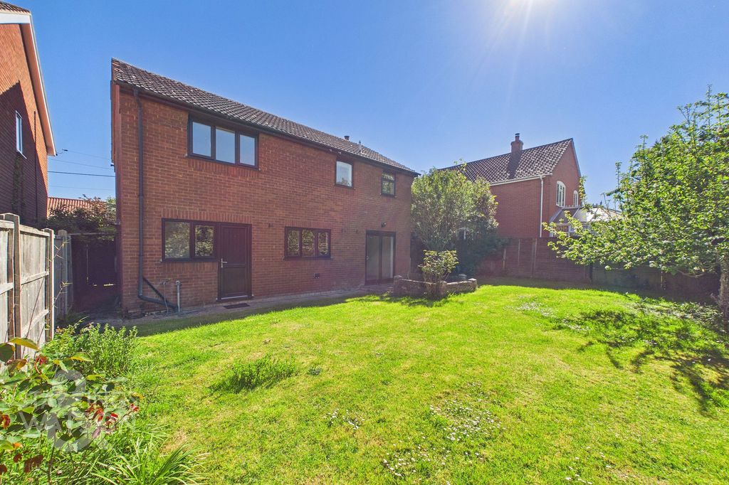 Property photo 2 of 30