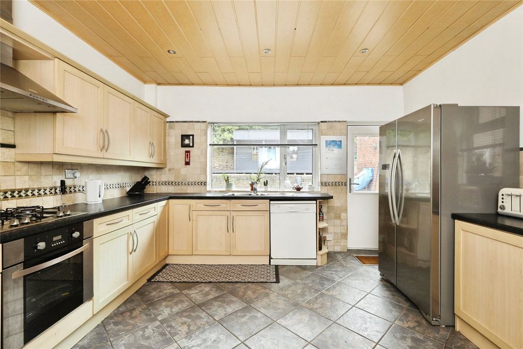 Property photo 3 of 24 Picture No. 27