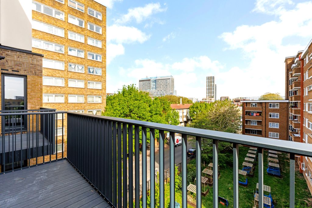 Property photo 2 of 3 90558_Flat-8-2-4-Sidney-Street (18)
