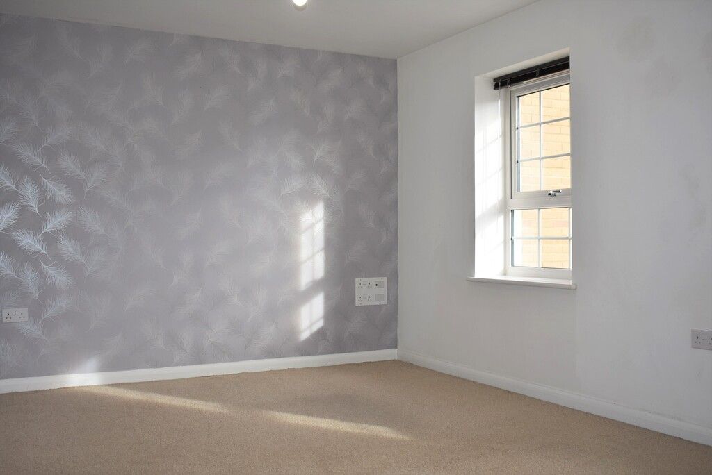 Property photo 3 of 14 Lounge