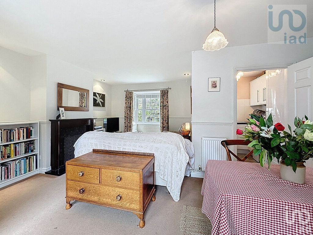 Property photo 3 of 8