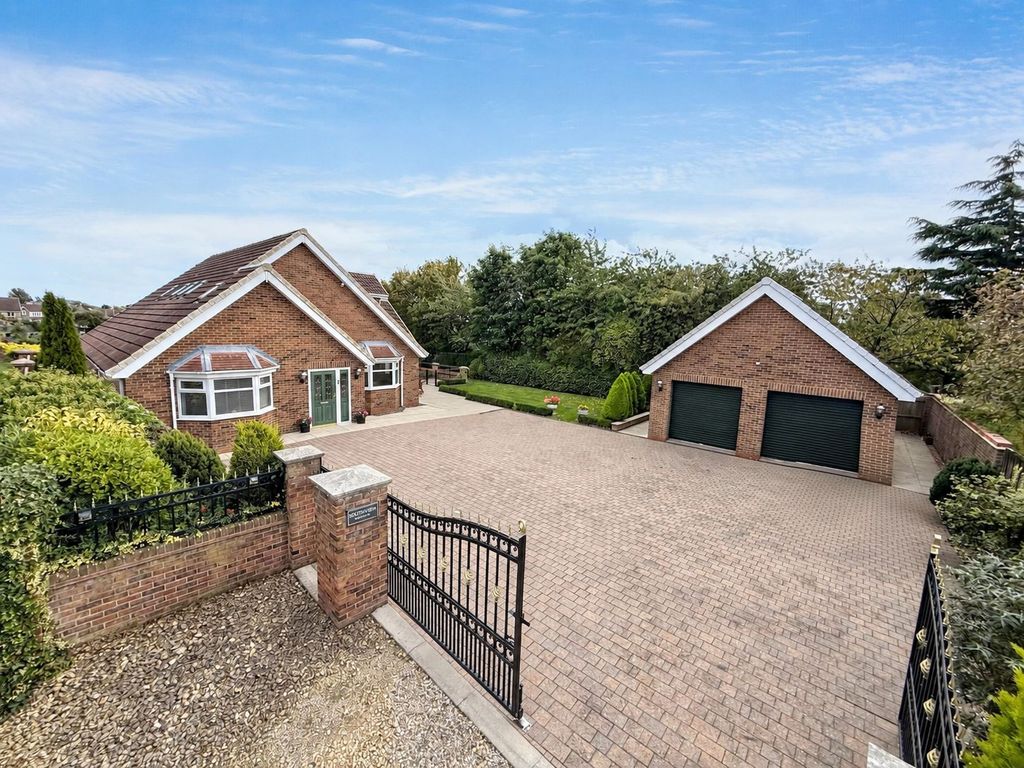 Property photo 1 of 44
