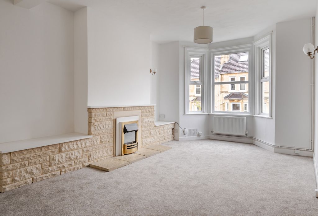 Property photo 2 of 15 Sitting Room