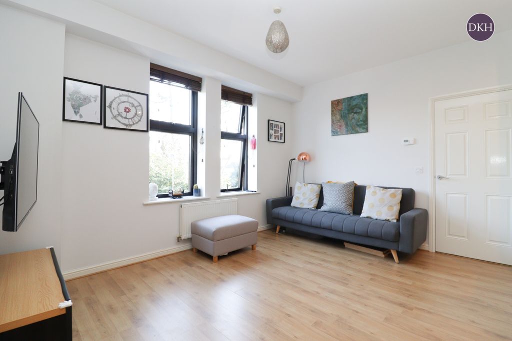 Property photo 2 of 12 Photo 02