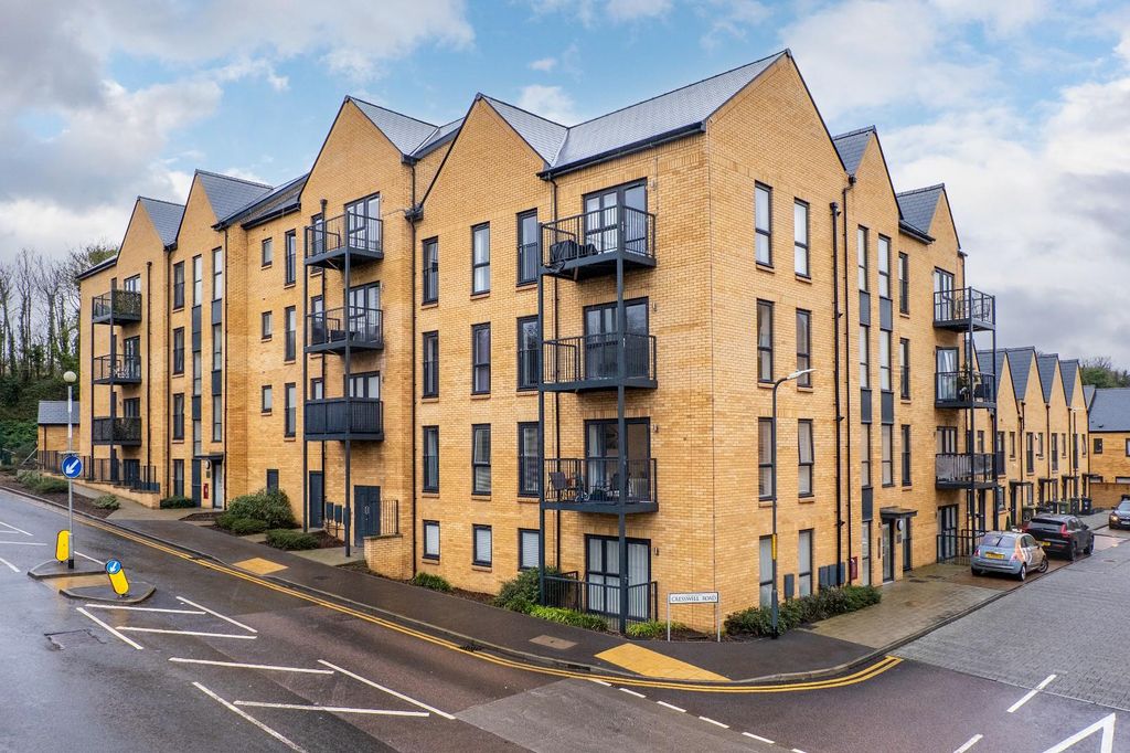 Property photo 1 of 15 External