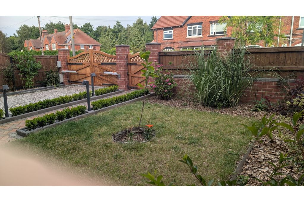 Property photo 3 of 7 Front Garden