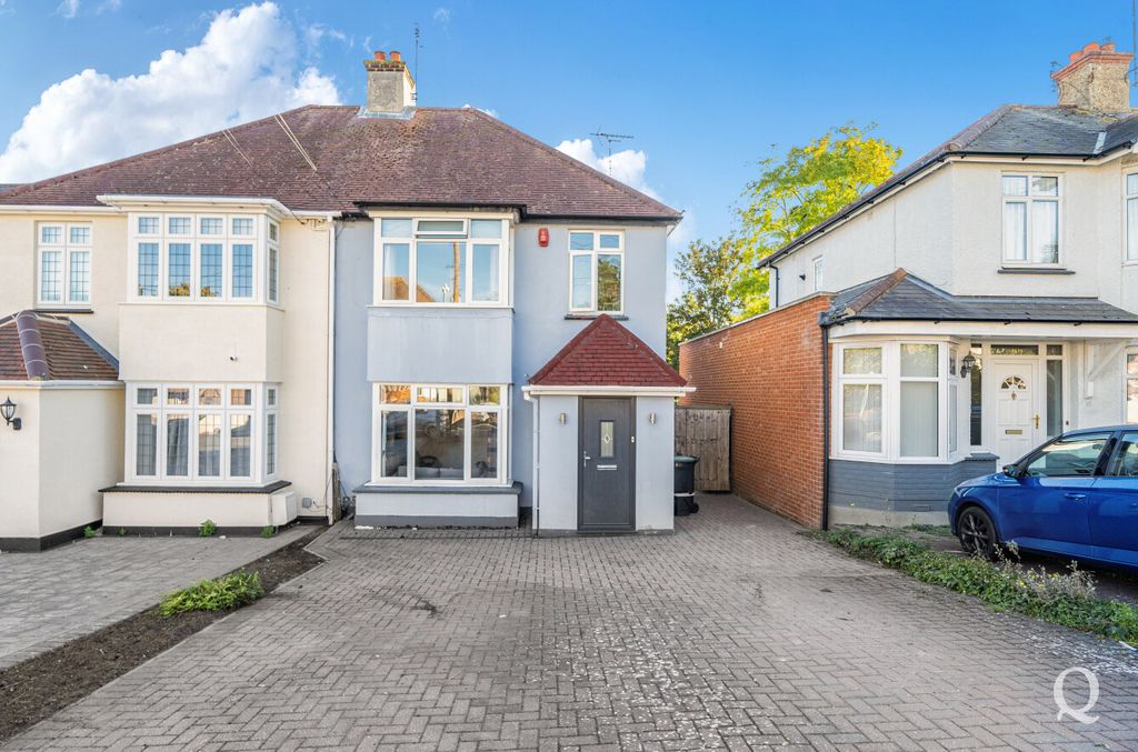 Property photo 1 of 24 2415B8A1-5Ca5-4De...