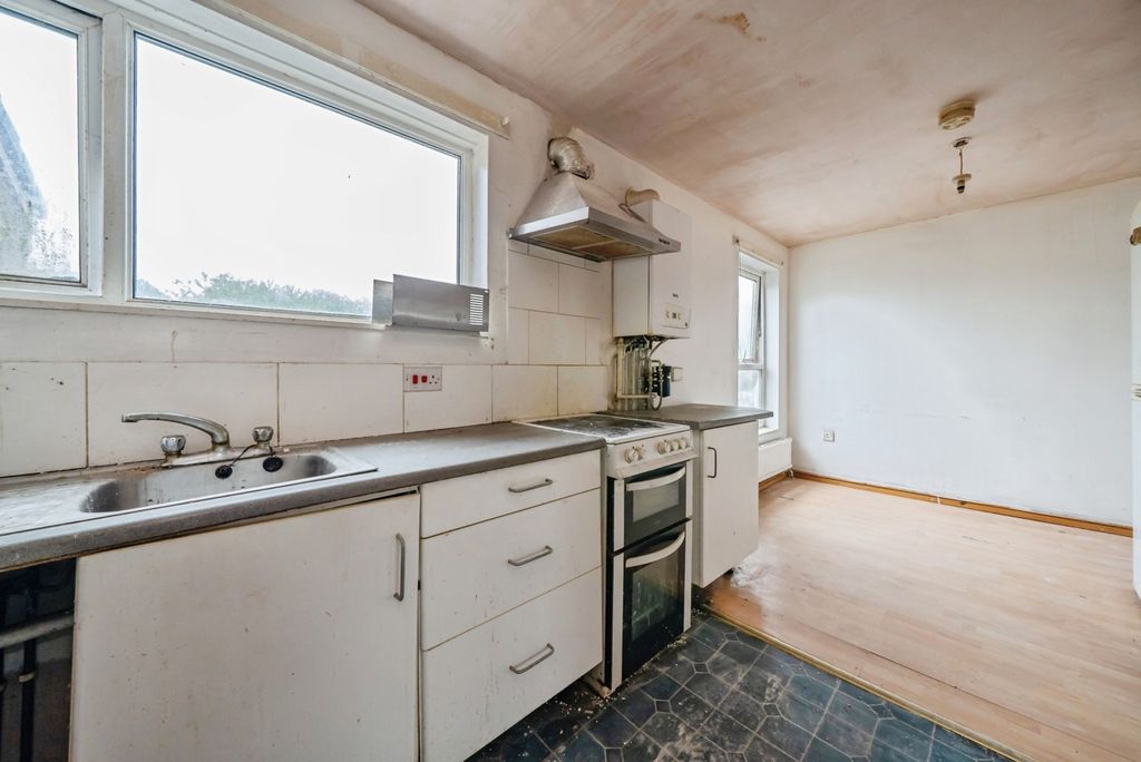 Property photo 3 of 11 Kitchen/Diner