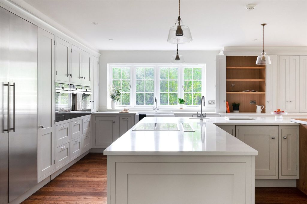 Additional image 5 of 6 bed detached house for saleLoudwater Drive, Loudwater, Rickmansworth, Hertfordshire WD3