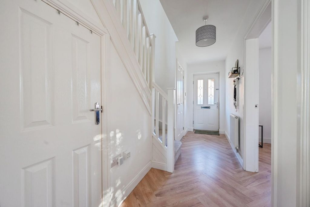 Property photo 2 of 21 57Croftclose-10.Jpg