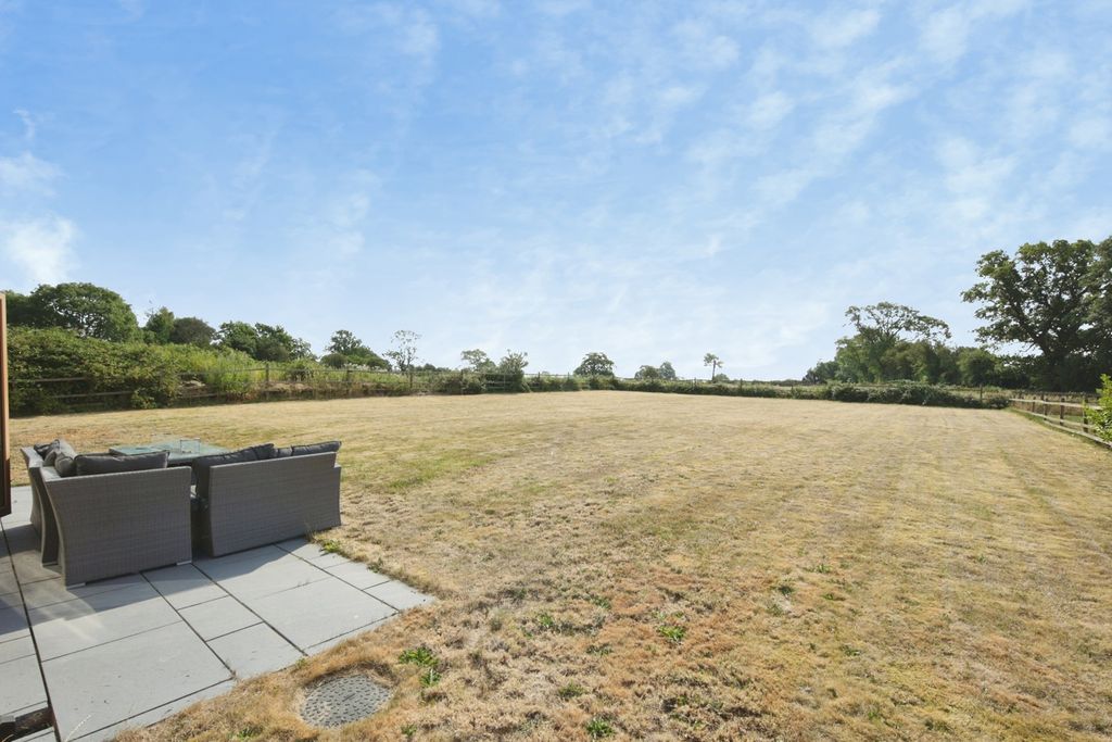 Property photo 2 of 23 Pbox-Img.Jpg