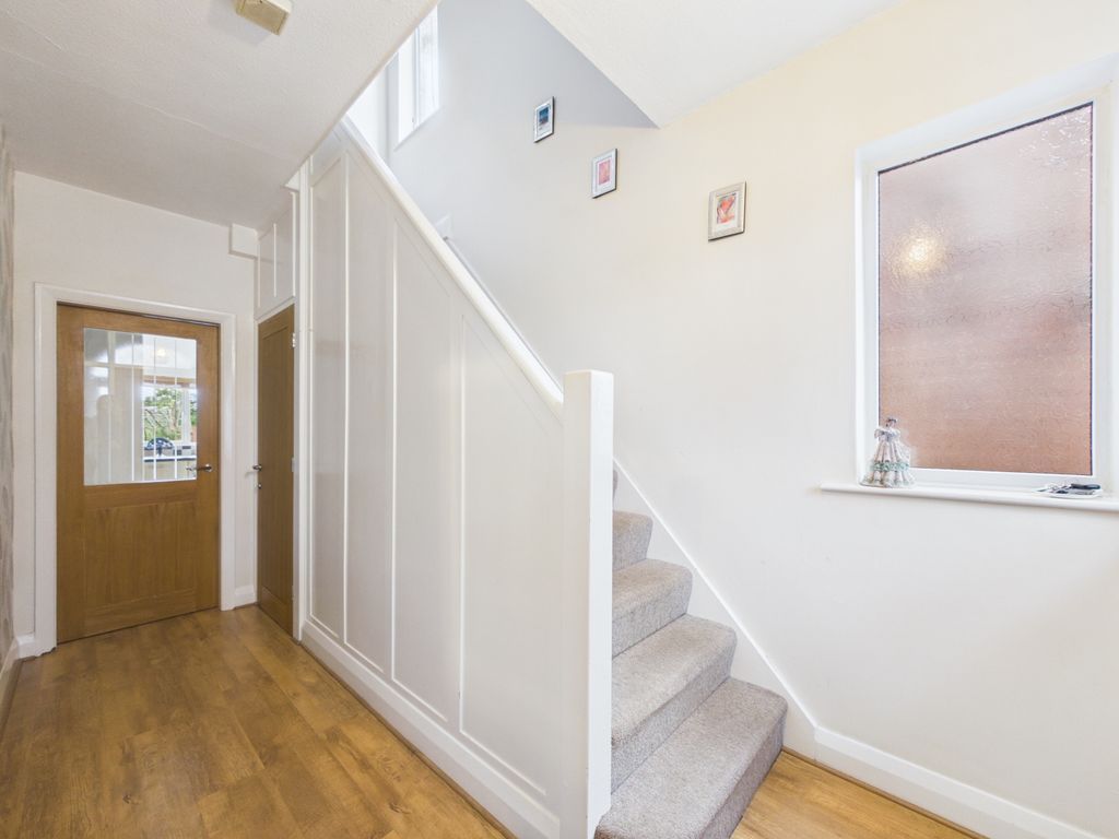 Property photo 2 of 17 Hallway