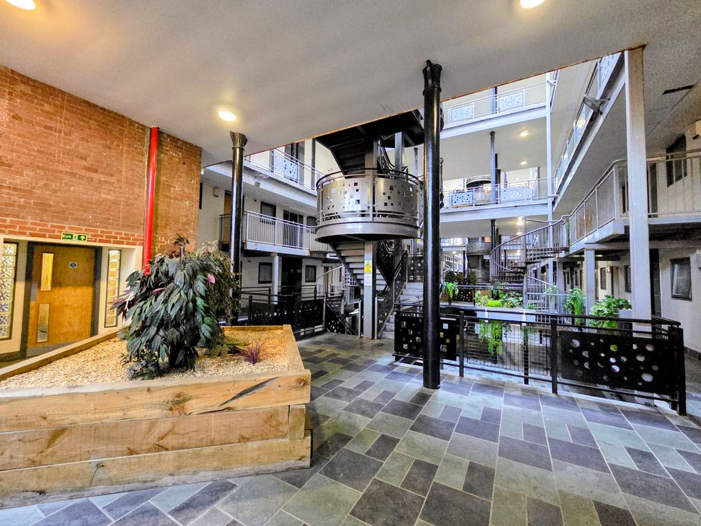 Property photo 1 of 21