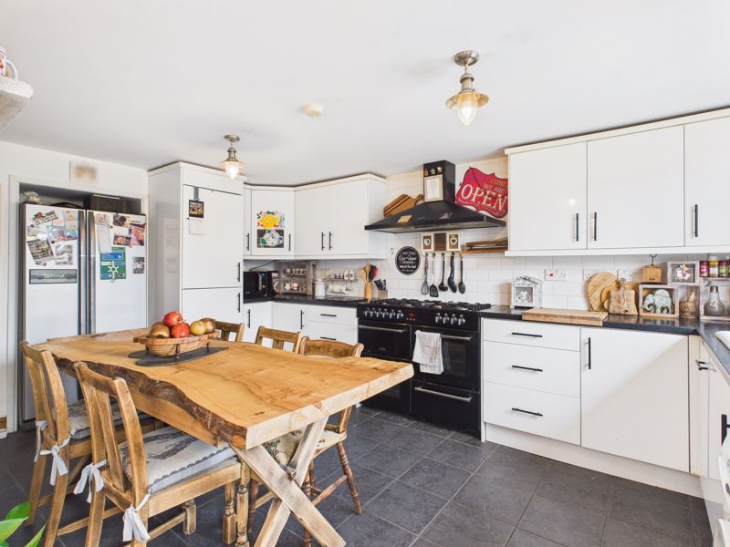 Property photo 3 of 10 Kitchen/Diner