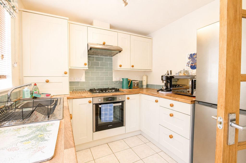 Property photo 3 of 9 0228E679-cc32-442F-Ab1F-2Eb6ee2Fd245