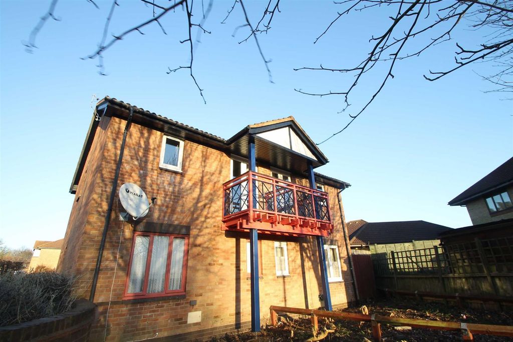 Property photo 2 of 8