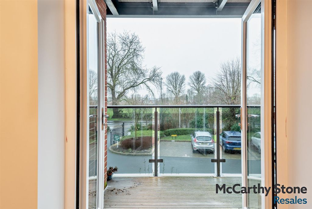 Property photo 3 of 30 8676467-Interior29-800.Jpg