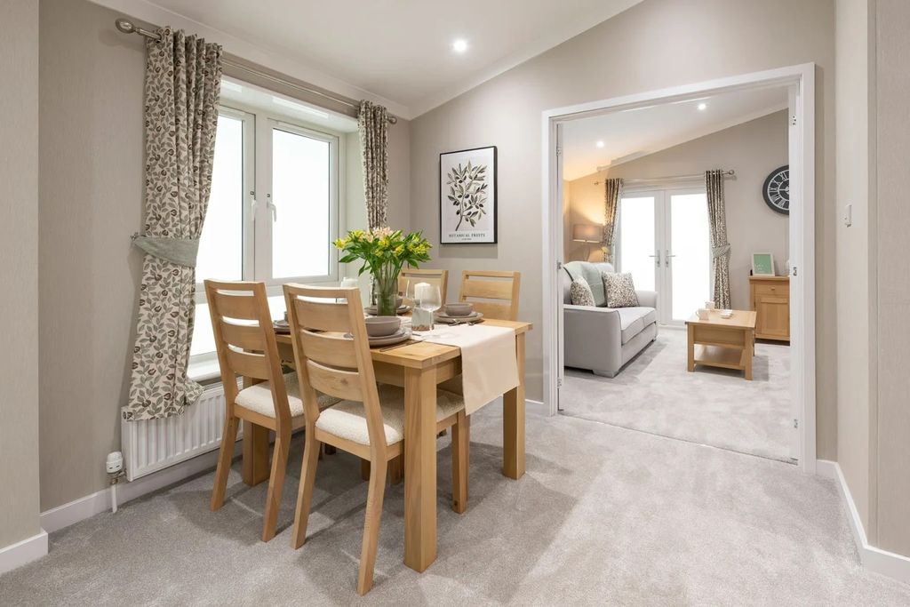 Property photo 2 of 6 20F65c3Eb8d0Eb9Ab3426Ea23953A0B315B5c543.Jpg