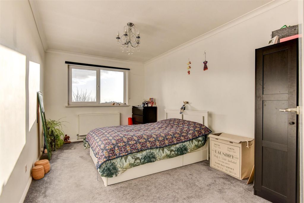 Property photo 3 of 7 Bedroom