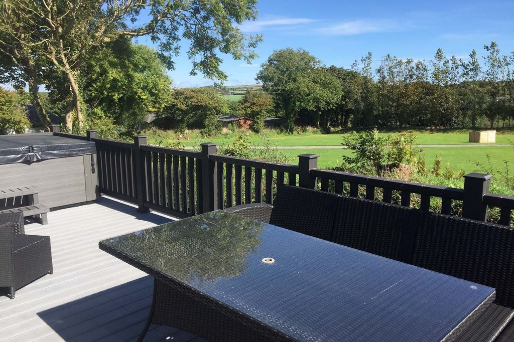 Property photo 3 of 25