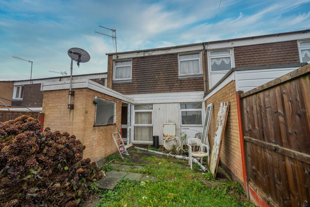 Property photo 3 of 19 Photograph 3