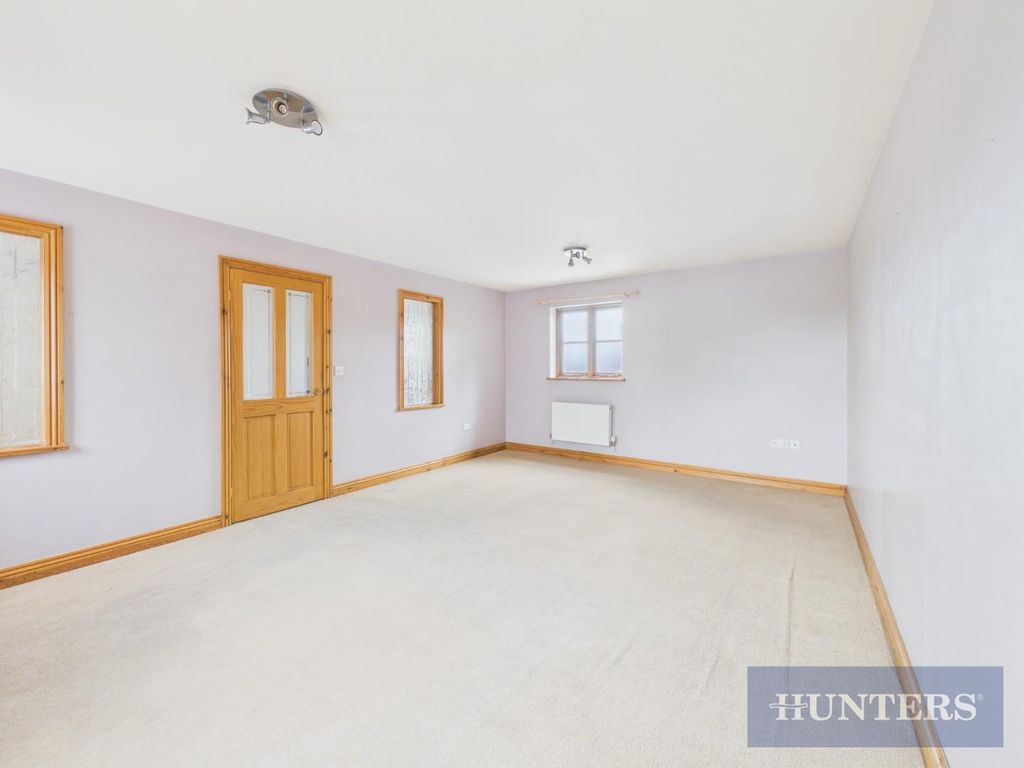 Property photo 2 of 14 Cam05316G0-Pr0402-Still009.Jpg