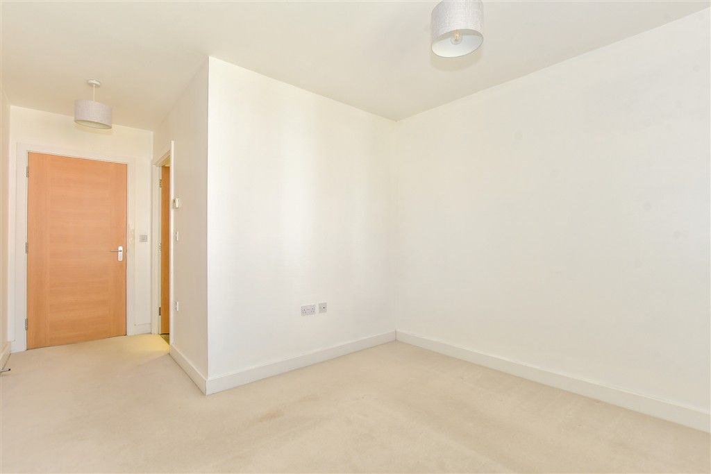 Property photo 2 of 9 Bedroom