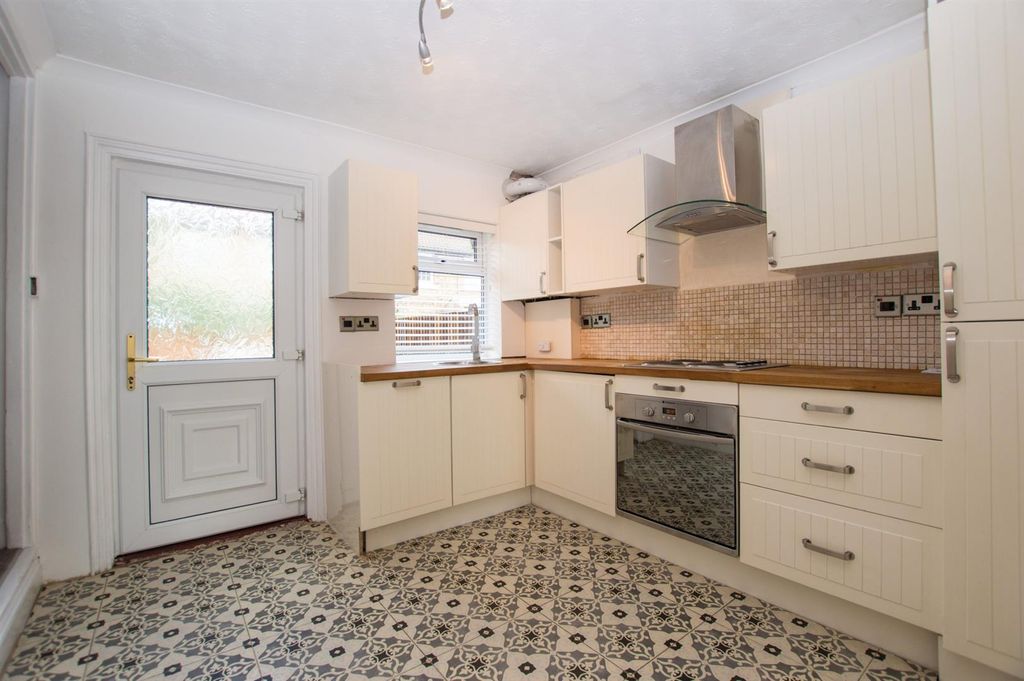 Property photo 2 of 7 Kitchen.Jpg