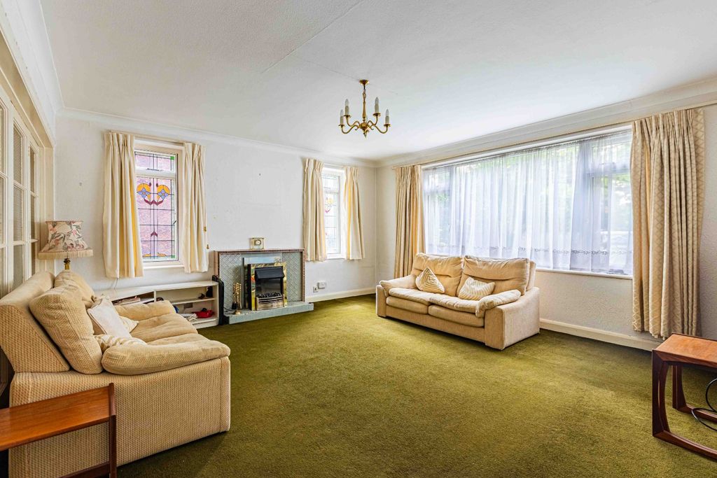 Property photo 3 of 33 Picture No. 02